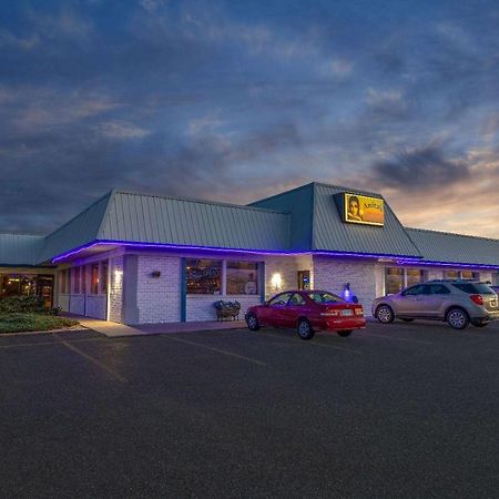 Baymont By Wyndham El Dorado Motel Exterior photo