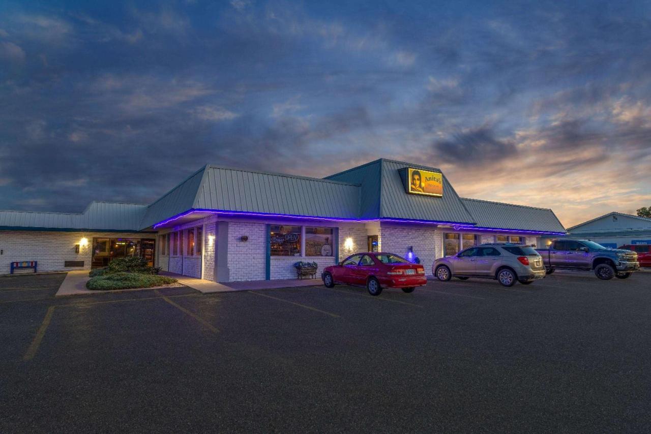 Baymont By Wyndham El Dorado Motel Exterior photo