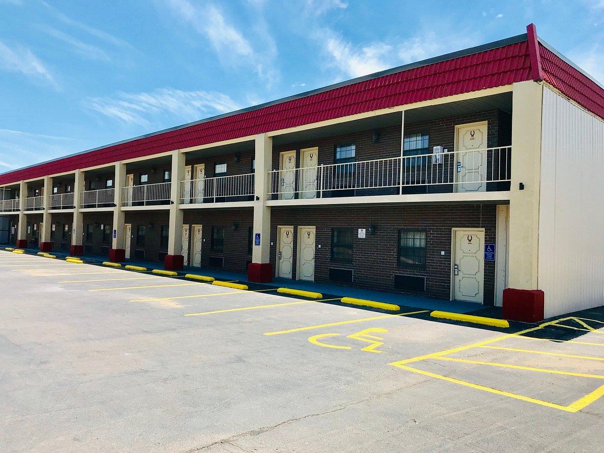 Baymont By Wyndham El Dorado Motel Exterior photo