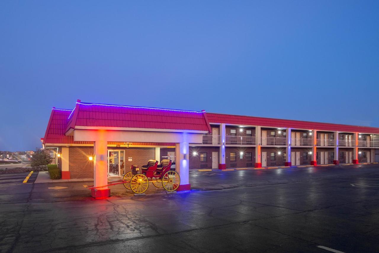 Baymont By Wyndham El Dorado Motel Exterior photo